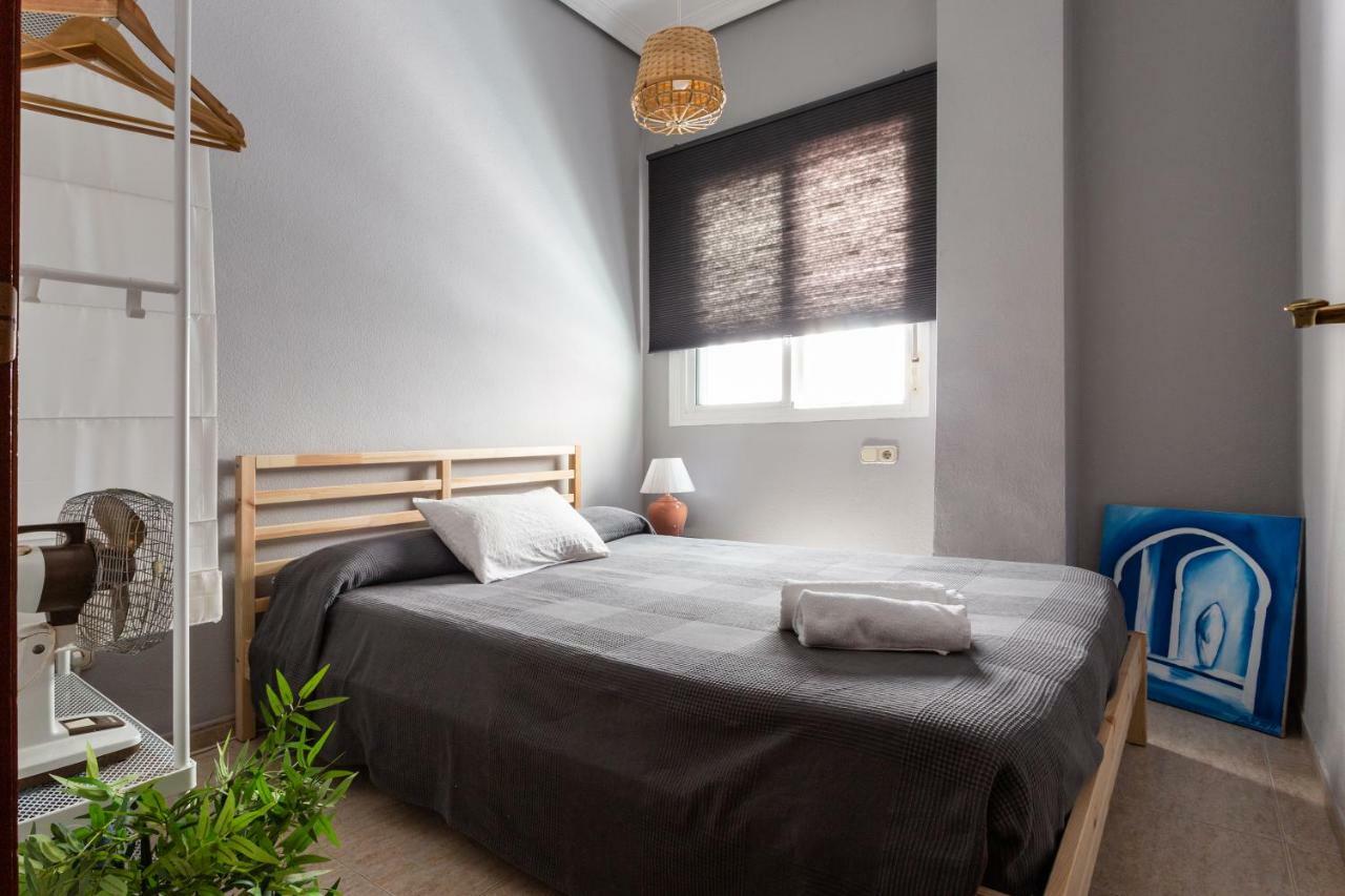 Serva La Bari Shared Apartment Sevilla Exterior foto